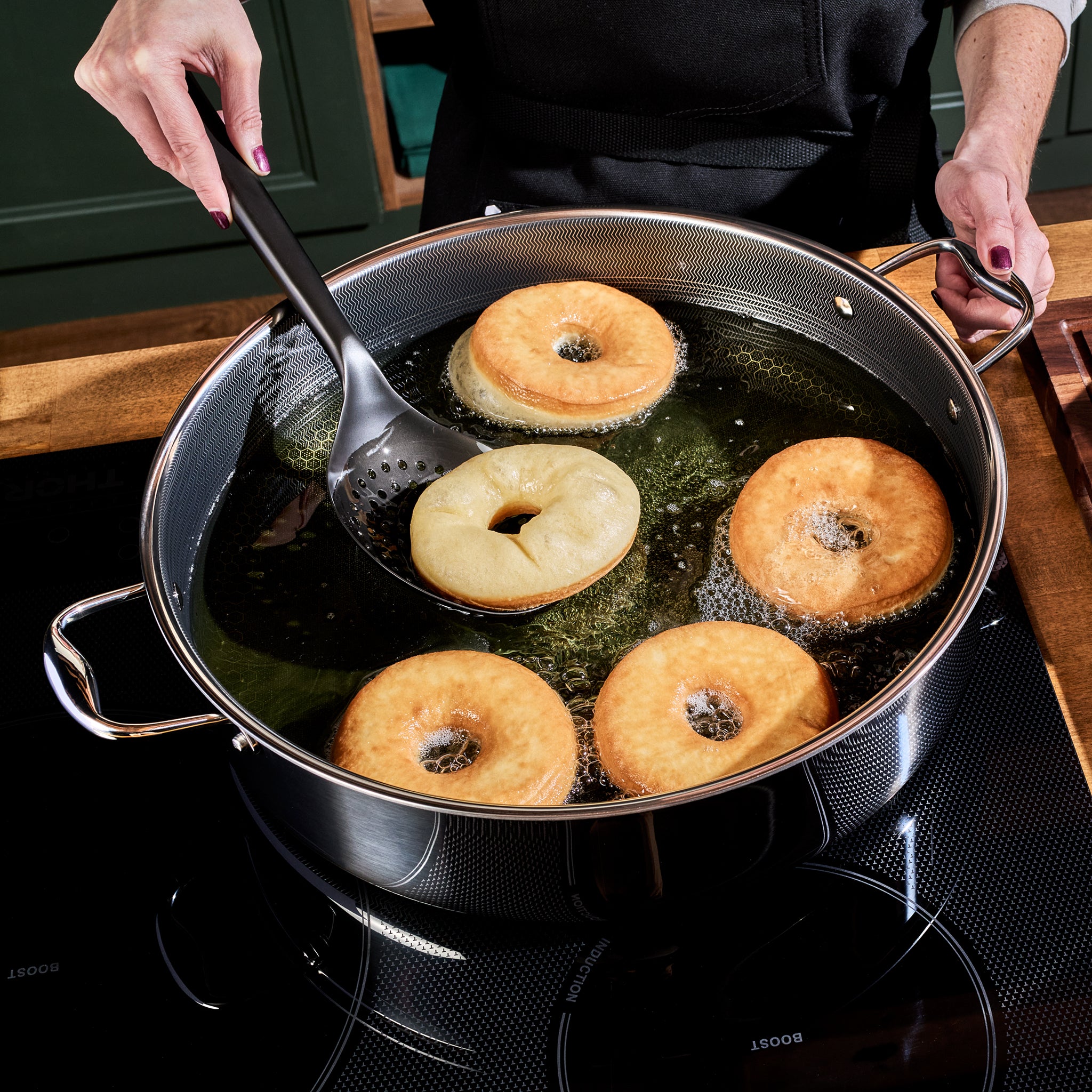 Hybrid Deep Sauté Pan with Lid. 10-QT - Image 5