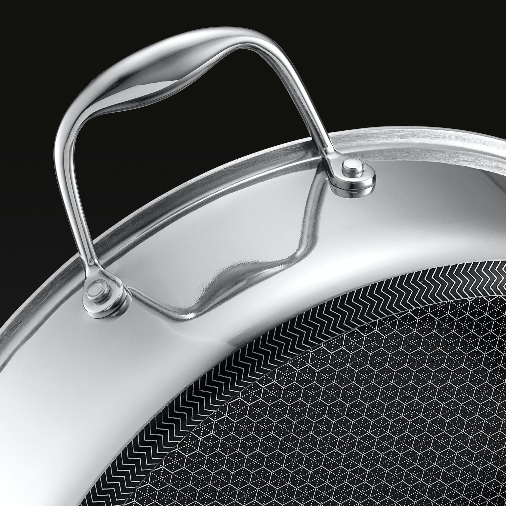 Hybrid Deep Sauté Pan with Lid. 5.5-Qt - Image 4